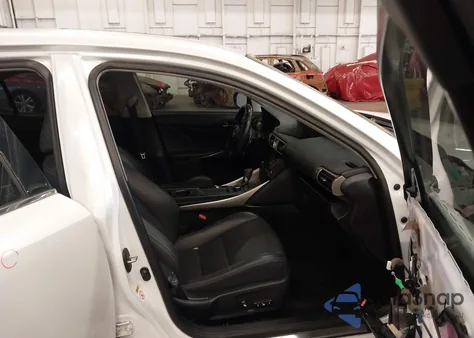 2016 Lexus Is 200T z USA, uszkodzony, nr VIN JTHBA1D24G5016933